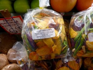 Vegetable Chips!!!! Überschrift: Dinge, die die Welt nicht braucht... (Marika HAT sie gekauft...).